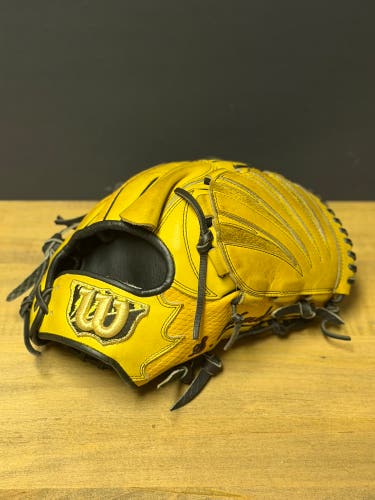 Rare custom Japanese Wilson Staff 1B model RH Pitcher's Baseball Glove 11.75" (Used)