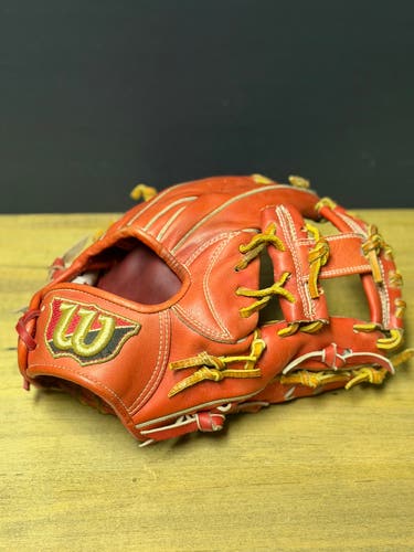 rare Japanese Wilson Staff 69 model RH Infield Baseball Glove 11.5" (Used)