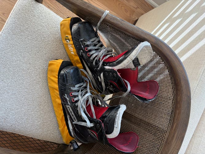 Black 2015 Bauer Vapor X Hockey Skates Regular Width 7.5 (Used)