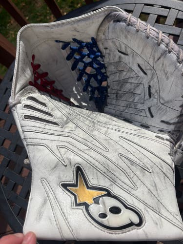 Brian’s OPTiK X2 Senior Goalie Glove – Regular – Custom Skate-Lace Webbing, Pro Broken In
