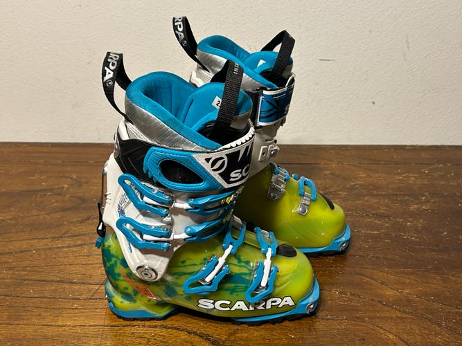 Scarpa Freedom SL Women's Alpine Touring Tech AT Backcountry Ski Boots US Womens 6.0 / Mondo 23.0