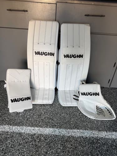 Vaughn Pure Spec Vintage Senior Full Set - 34+2 Pads, Regular Glove & Blocker, All White