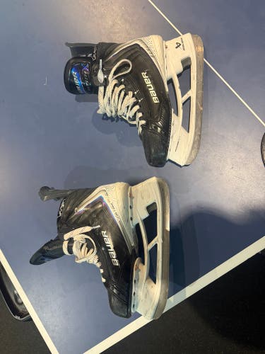 Black/White 2025 Bauer Vapor Flylite Hockey Skates Regular Width 8 (Used)