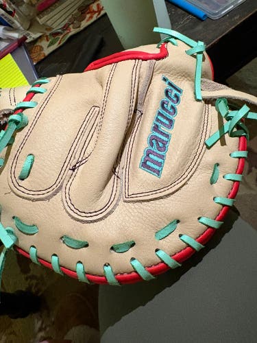 Marucci RH Catcher's Glove 32" (Used)