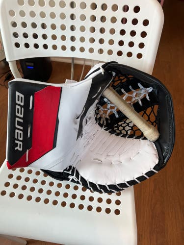 Bauer Fuse Goalie Glove Regular (Used)