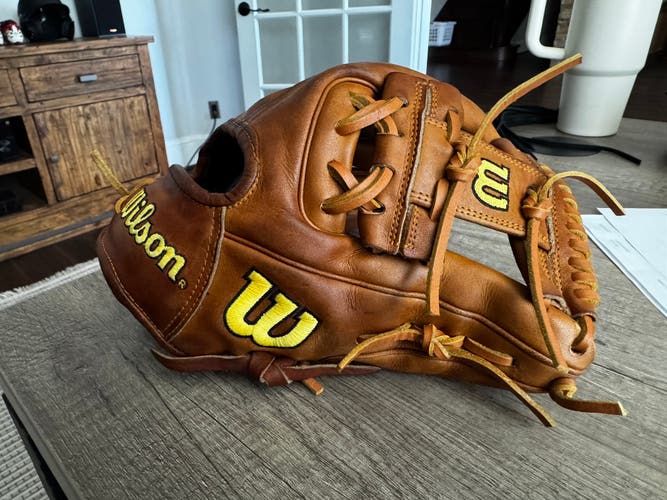 Wilson A2000 RH Infield Baseball Glove 11.5" (Used)