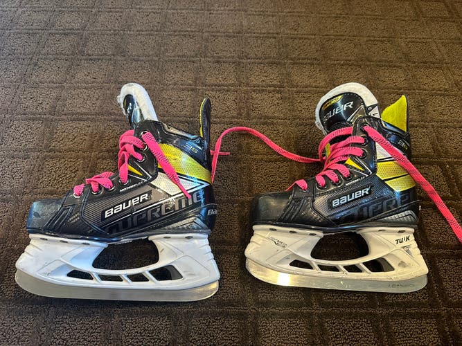 2020 Bauer Supreme 3S Hockey Skates Regular Width Size 1 (Used)