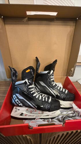 CCM Tacks Vector Premier Hockey Senior Skates Regular Width 8 (Used)
