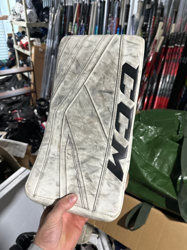 CCM P2.9 Goalie Blocker Regular (Used)