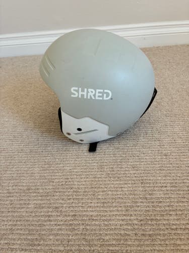 Unisex Medium/Large Shred Basher Ultimate Helmet (Used) FIS Legal