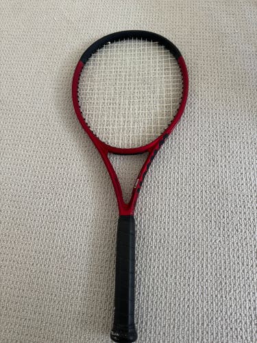 Adult Wilson Clash Tennis Racquet (Used)