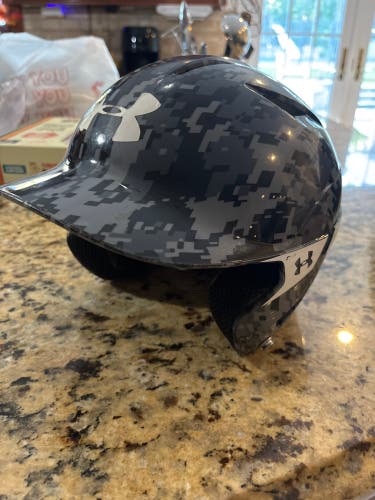 6 3/4 Under Armour UABH2-110 Batting Helmet (Used)