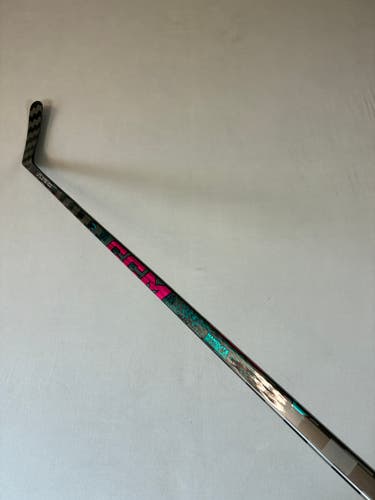 New 75 Flex P29 Senior CCM Ribcor Trigger Unleashed Pro Right Hand Hockey Stick