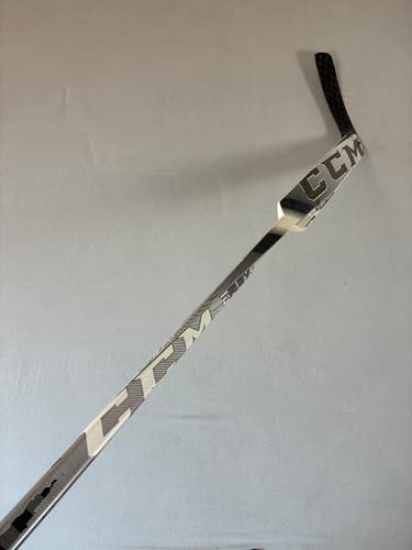 Used 24" Paddle Regular P4 Senior CCM Extreme Flex 5 Prolite Goalie Stick