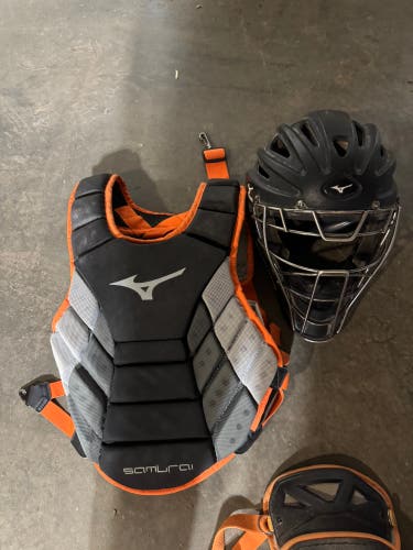 Black Mizuno Samurai Catcher's Set (Used)