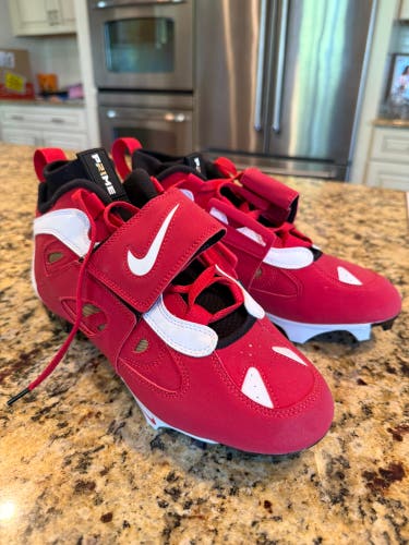 Nike Diamond Turf 2 Cleats – Size 9.5 – LIKE NEW!