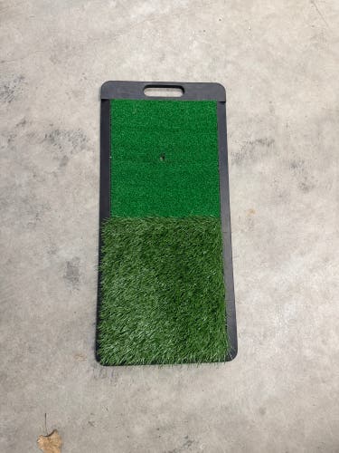 Golf practice driving or chipping mat