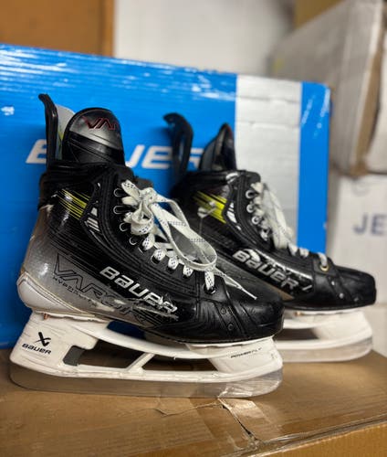 Bauer Vapor Hyperlite 2 Hockey Skates - Senior 7.5 (Good Condition)