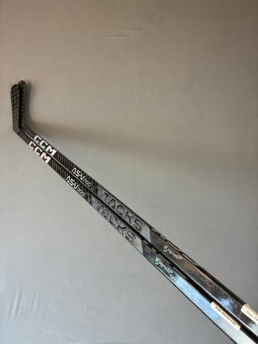 *2 Pack* of New 85 Flex P6 Senior CCM Super Tacks AS4 Pro (AS-V Pro Dress) RH Hockey Sticks - White