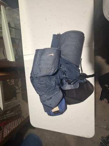 Senior Medium Nike Hockey Pants (Used)