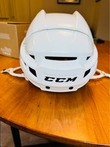 Large CCM Vector V08 Helmet (Used)