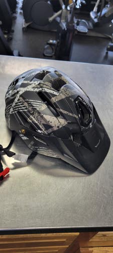Used HELMET Bike Helmet None LG 11497-C000162817