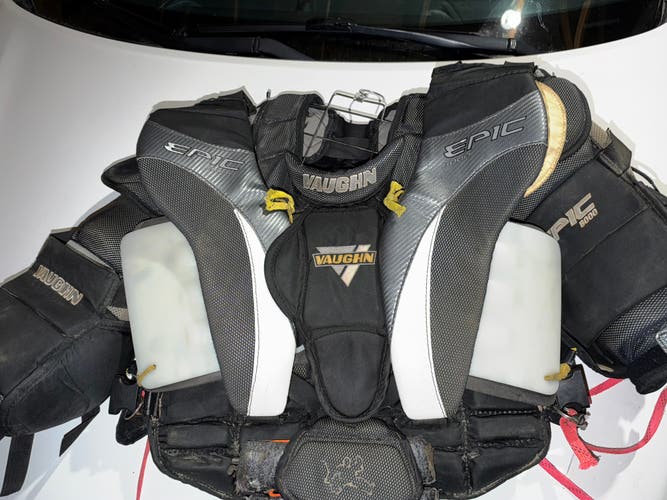 Large Vaughn Epic 8000 Goalie Chest Protector (Used)