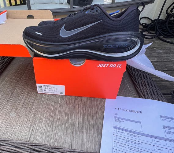 Unisex Size M 10.5 (W 11.5) Adult Nike Zoom Vomero Shoes (New)