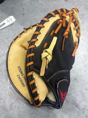 Used All-Star YOUNG PRO SERIES BB/SB Catchers LH Throw Black 32" 11337-S000500026