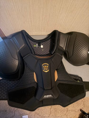 Large Senior Warrior Alpha LT Shoulder Pads (Used)