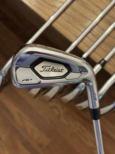 Titleist 718 AP3 Iron Set +1/2 (5-GW) AMT Red S300 shafts (stiff)
