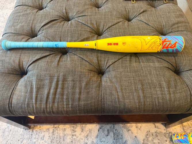 2026 Victus Nova Lit Composite USSSA Certified Bat (-10) 30" (Used)