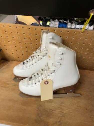 Jackson Excel Size 1.5 C Figure Skates