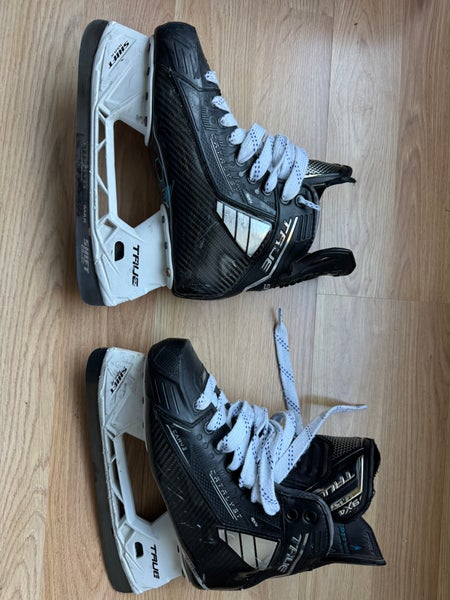 2024 True Catalyst 9x4 Hockey Skates Size 5 (Used)