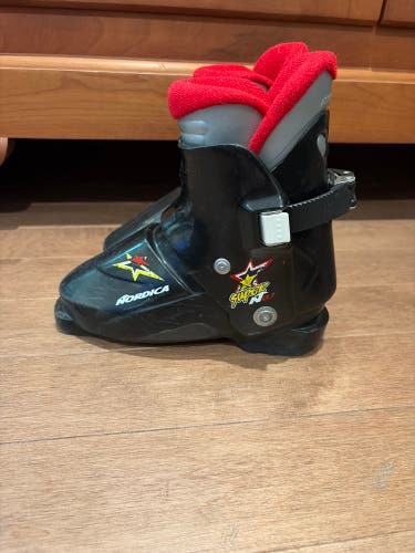 Mondo 19 & 19.5 Kid's Nordica Super 0.1 Ski Boots (Used)