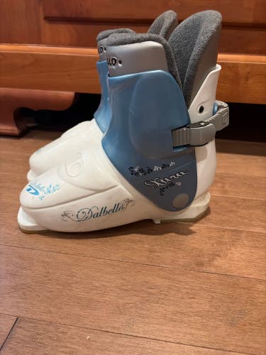 Mondo 26 & 26.5 Kid's Dalbello Xara Ski Boots (Used)