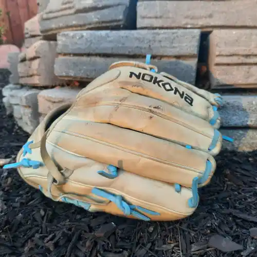 Nokona LH Pitcher's Baseball Glove 12"
