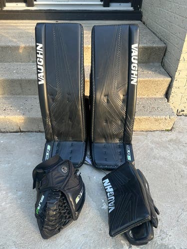 35" Vaughn SLR4 Regular Goalie Full Set (Used)