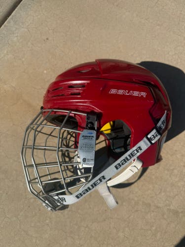Large Bauer Re-Akt 200 Helmet (Used)