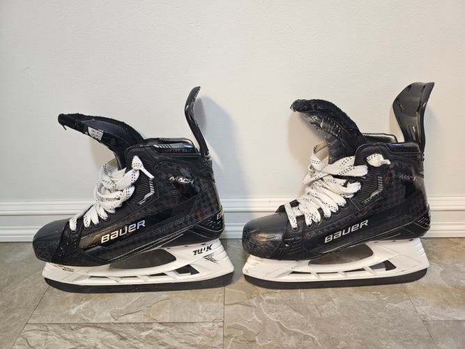 Black Bauer Supreme Mach Hockey Skates 9.5 (Used) FIT 3 - WIDE / HIGH VOLUME