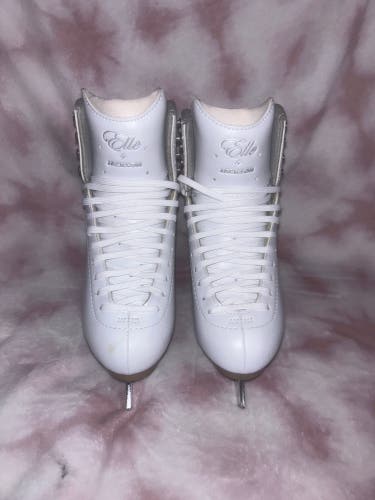 Jackson Ultima Elle Figure Skates Adult 6 (Used)