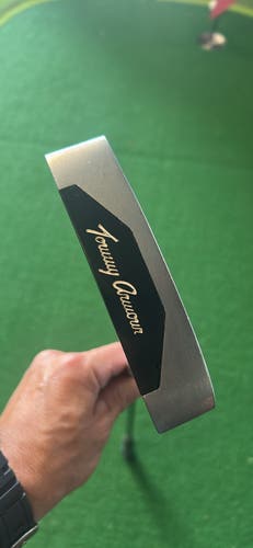 Tommy Armour Blade Right Handed Putter 33" (Used)