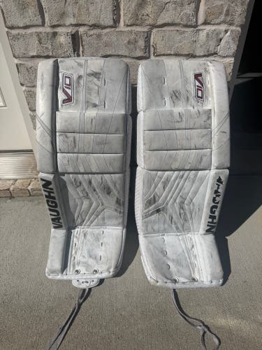 26" Vaughn Velocity V10 Goalie Leg Pads (Used)