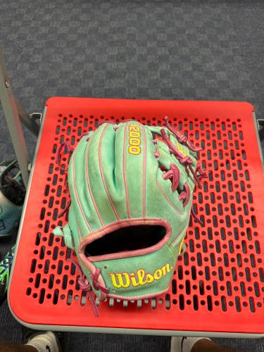 2024 Wilson A2000 RH Infield Baseball Glove 11.5" (Used)