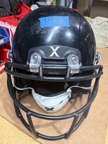 USED XENITH X2E+ YOUTH FOOTBALL HELMET - MEDIUM - BLACK