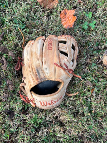 2025 Wilson A2000 RH Infield Baseball Glove 11.5" (freshly cleaned and conditioned.)