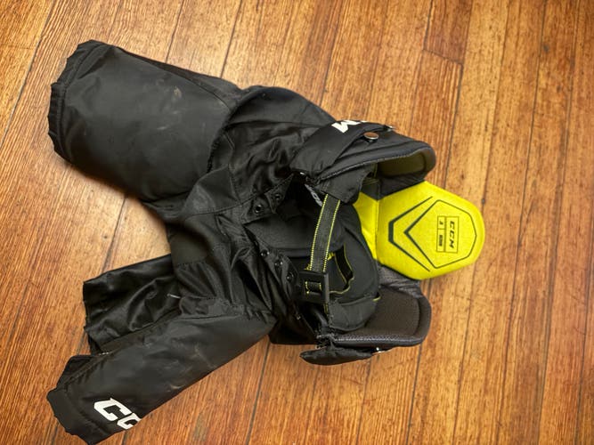 Junior Medium CCM Tacks 9060 Hockey Pants (Used)