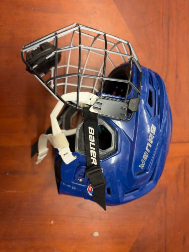 Small Bauer Re-Akt 155 Helmet combo (Used)