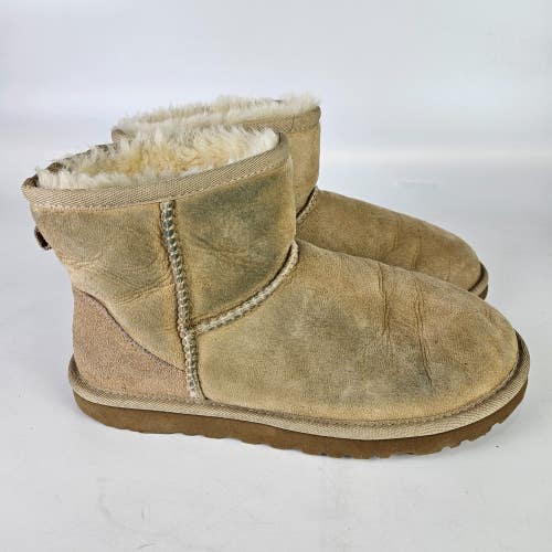 UGG Classic Short 5854 Boots Beige Suede Leather Size: 6 Shearling Lined