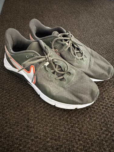 Green Men's Size M 11.5 (W 12.5) Adult Nike Pegasus 38 Shoes (Used)